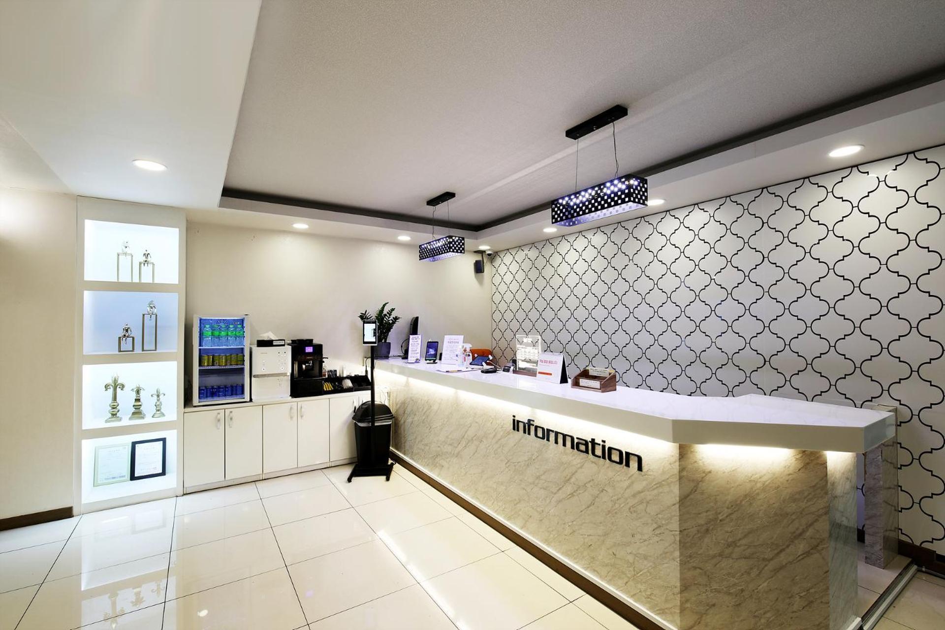 White Tourist Hotel Jeonju Exterior photo